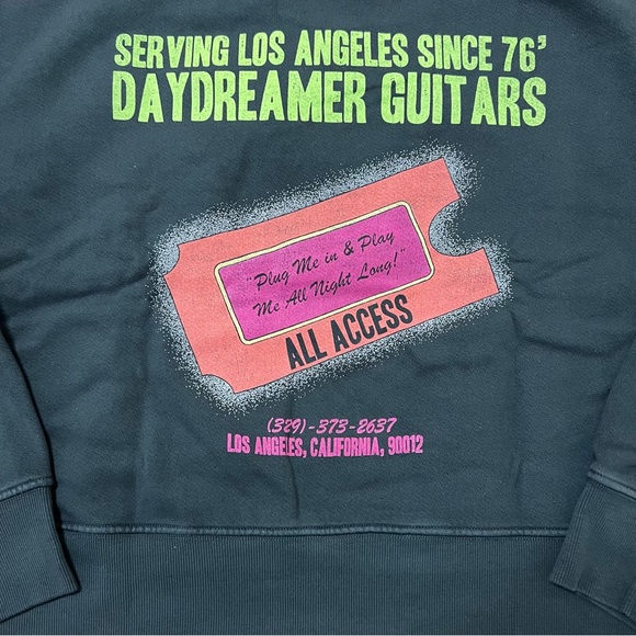 Daydreamer Guitar Shop Shrunken
Crew cropped sweatshirt size Medium - Picture 8 of 11